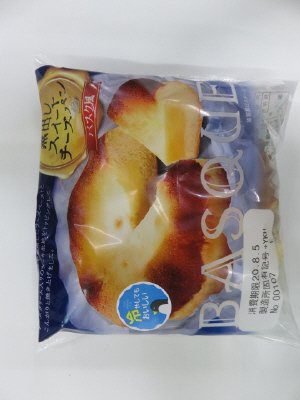 窯出しスイートチーズパン　バスク風