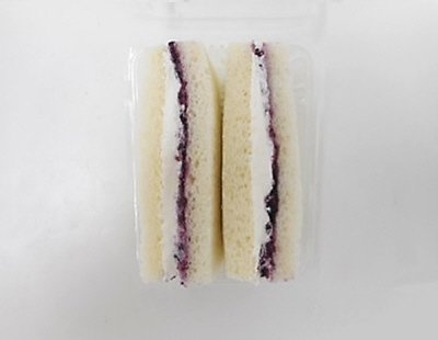 ヨーグルトホイップサンド（ブルーベリー）