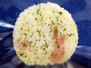 ディズニー　ベーコンピラフおにぎり