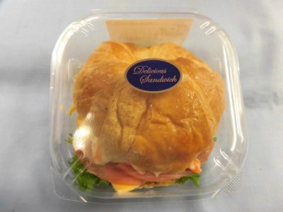 クロワッサン（淡路島産玉葱入りポテトサラダ）