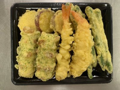 天ぷら盛り合せ（海老天入り）