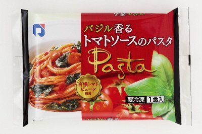 バジル香るトマトソースのパスタ