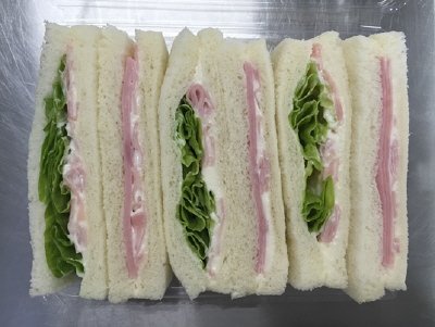 ハムとレタスのサンド